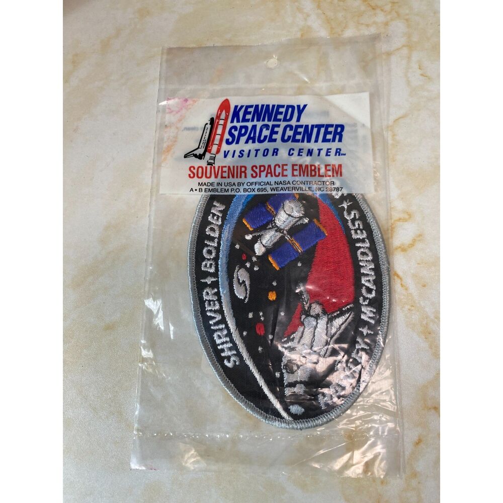 NWT Original Packaging Vintage Kennedy Space Center Souvenir Space Emblem Patch